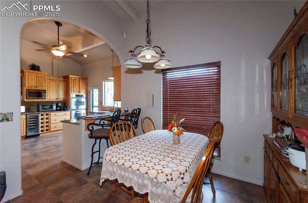 Image 10 of 36: Dining Area