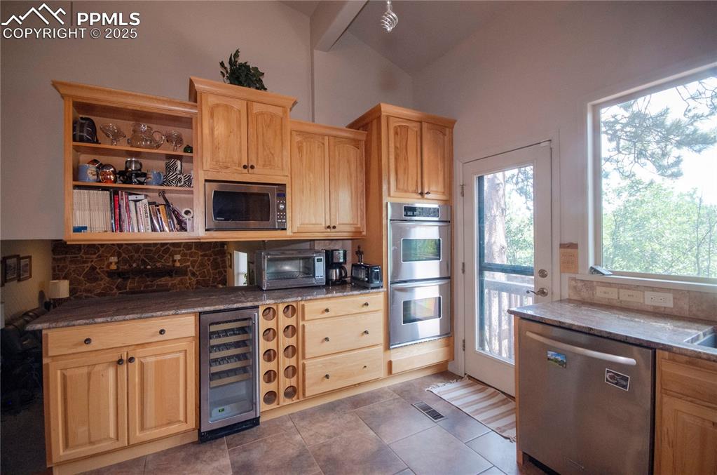 Image 6 of 36: Kitchen