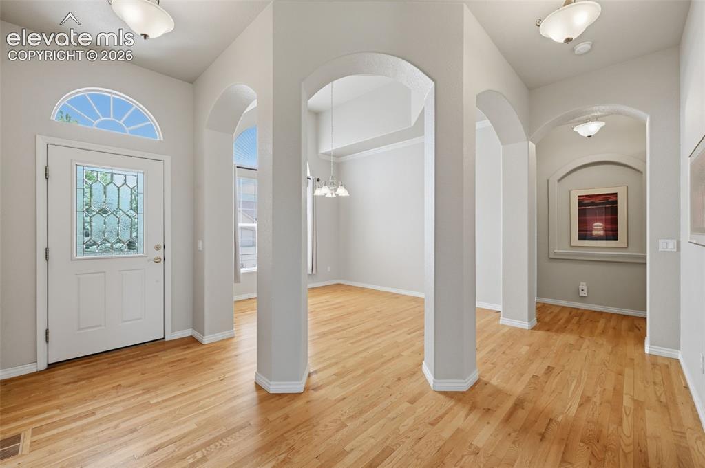Image 9 of 50: Entry