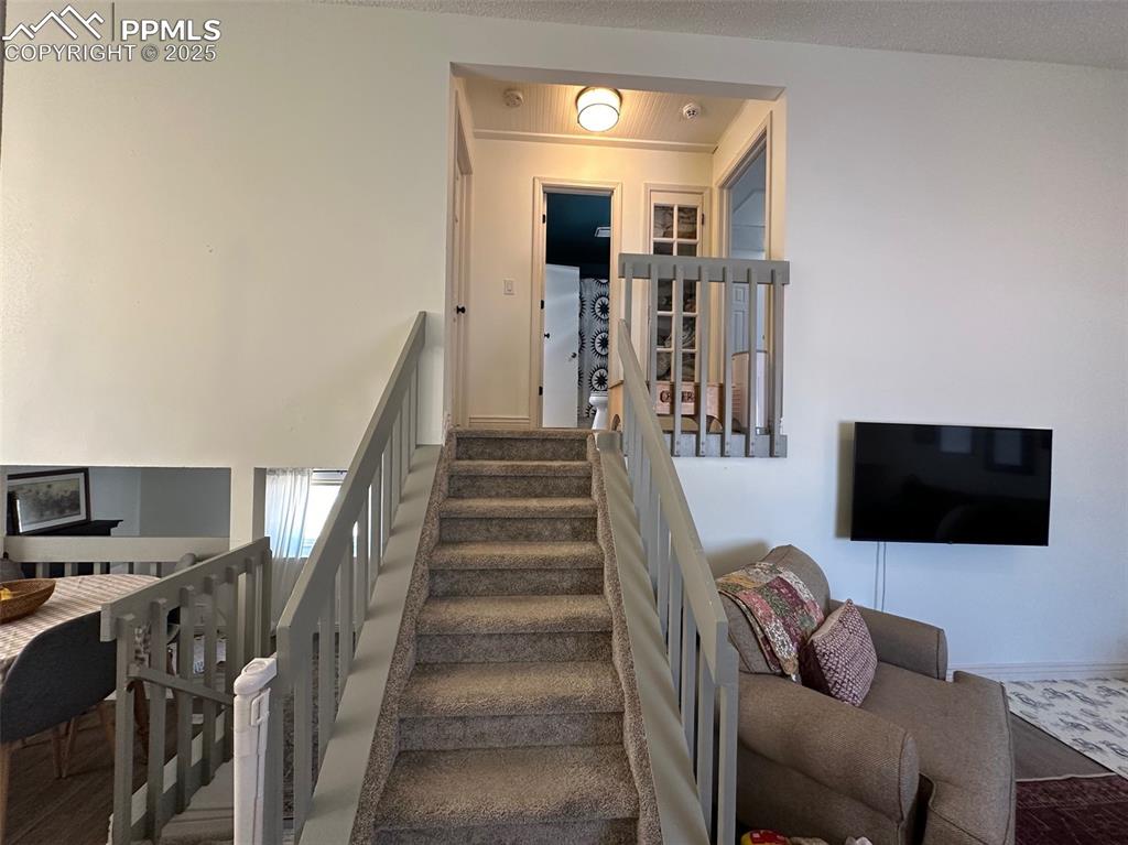Image 2 of 14: Stairway with baseboards