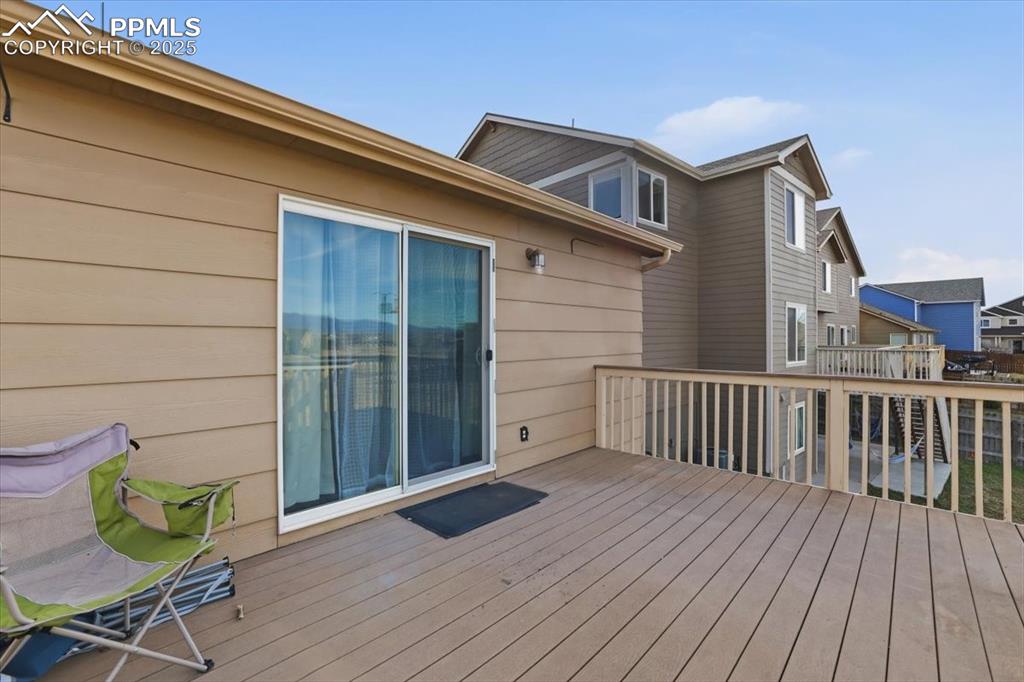 Image 28 of 30: Deck