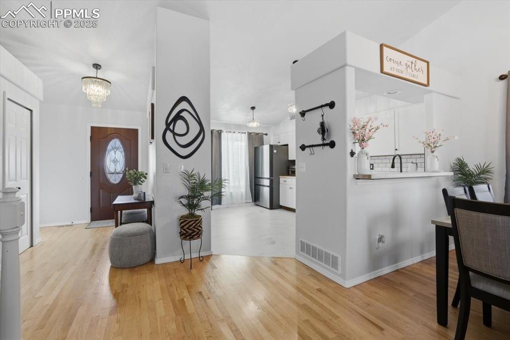 Image 5 of 30: Entry