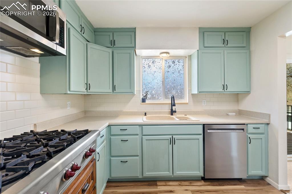 Image 12 of 38: Kitchen