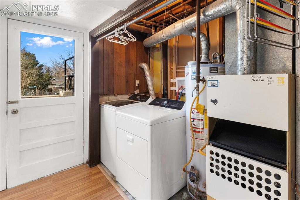 Image 32 of 38: Laundry