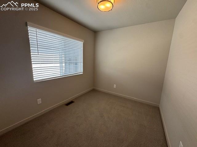 Image 10 of 16: Bedroom