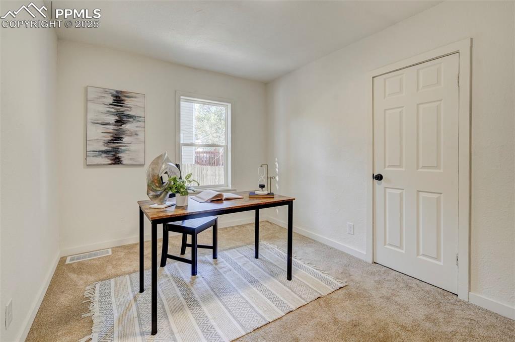 Image 12 of 19: Office