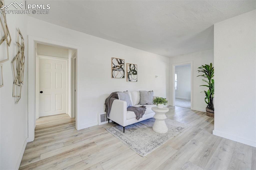 Image 3 of 19: Living Room