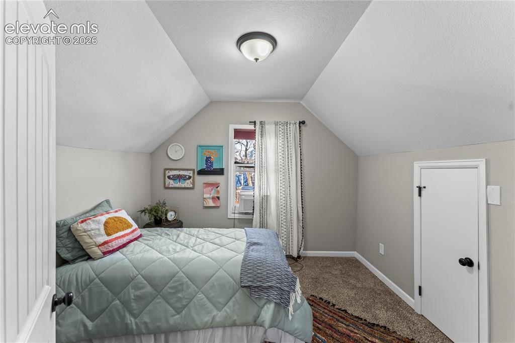 Image 12 of 22: Upstairs bedroom#2