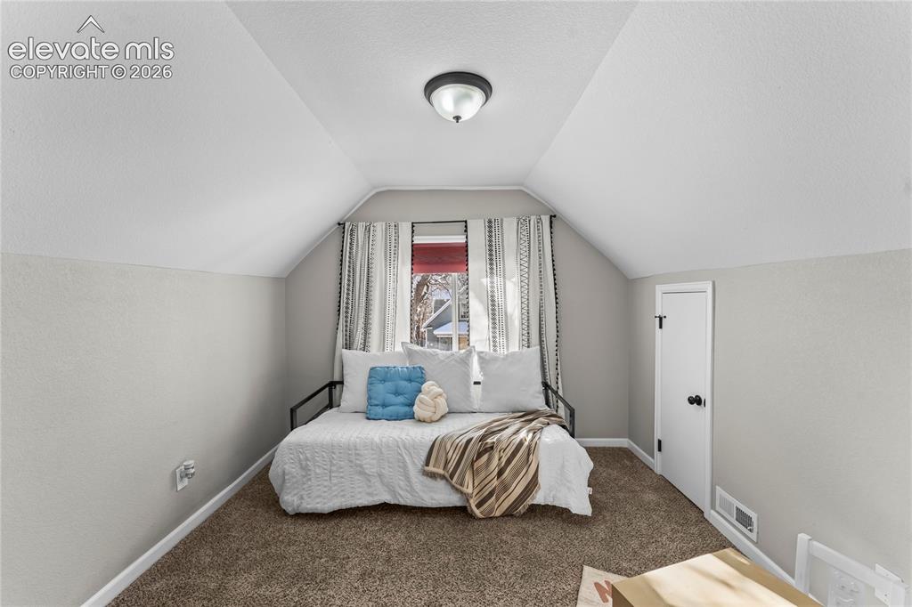 Image 14 of 22: Main level bedroom#3