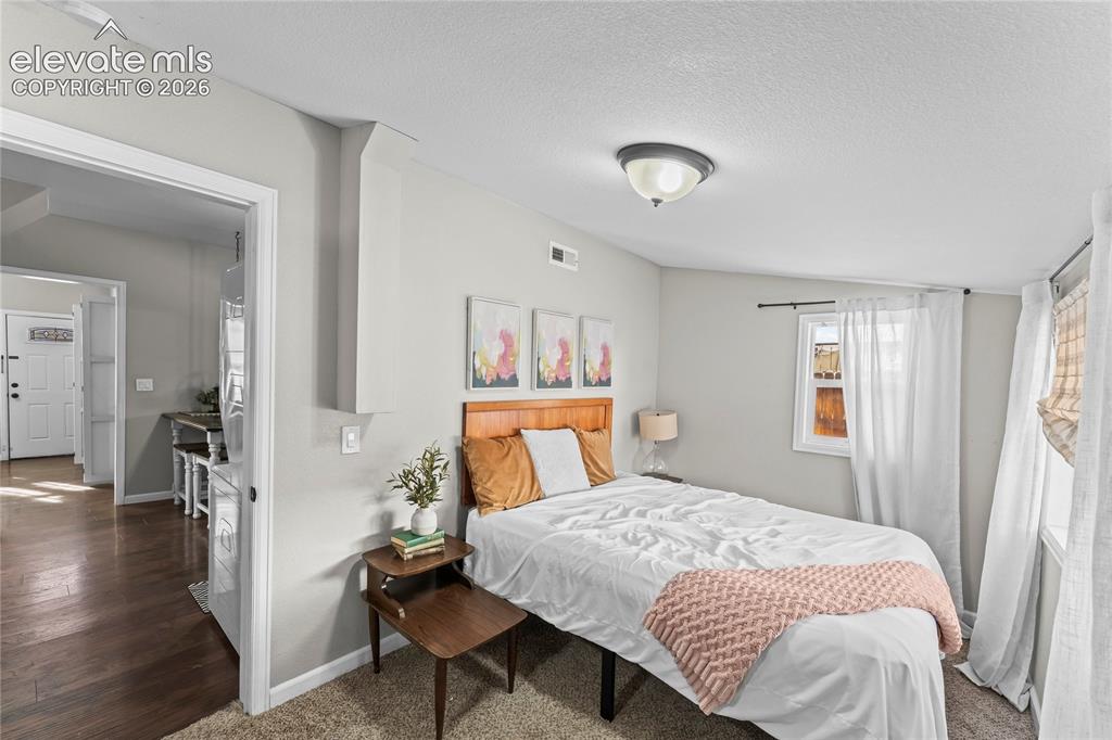 Image 9 of 22: Bedroom