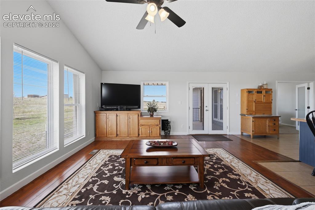 Image 14 of 46: Living Room