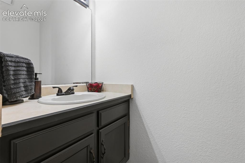 Image 17 of 46: Bathroom