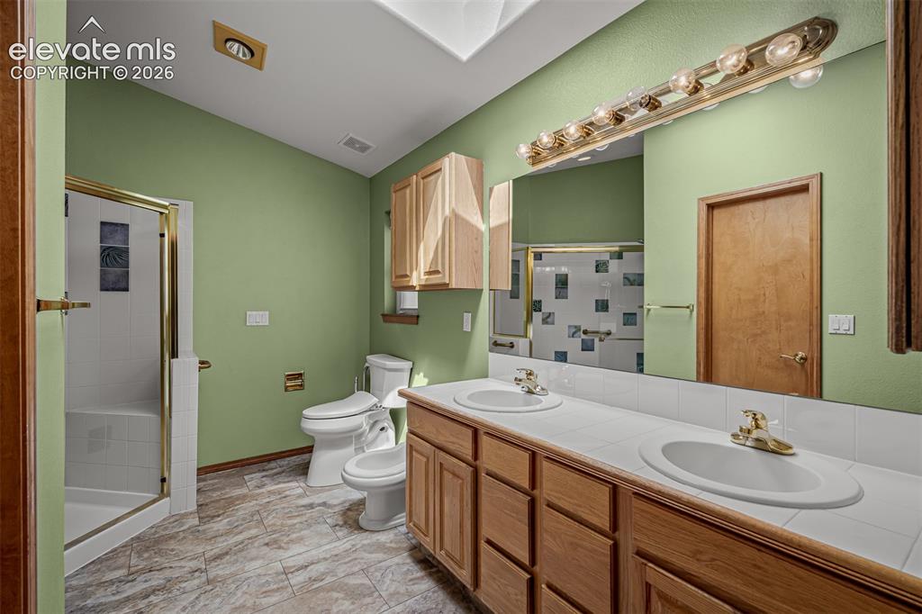 Image 26 of 49: Master Bathroom