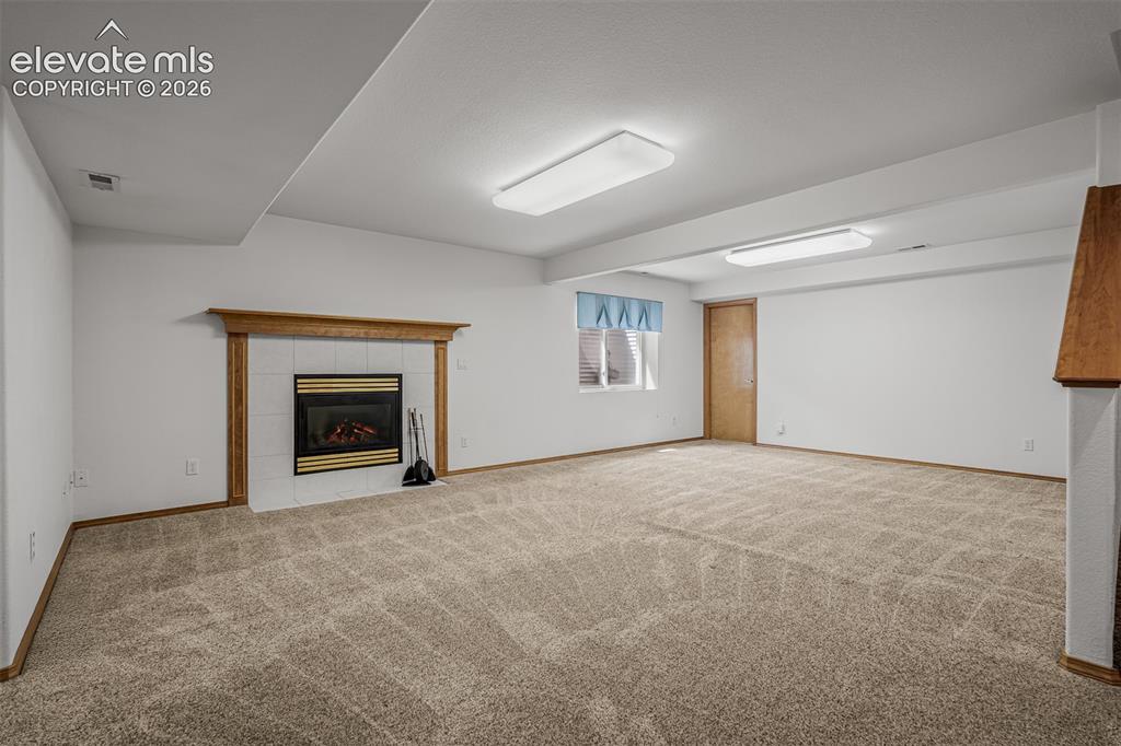 Image 33 of 49: Family Room