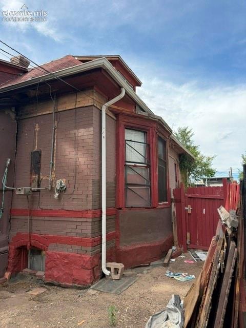 Image 4 of 18: Side of Structure