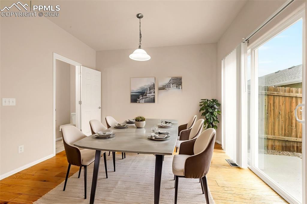 Image 14 of 41: Dining Area