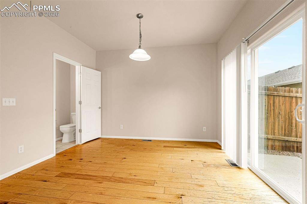 Image 15 of 41: Dining Area