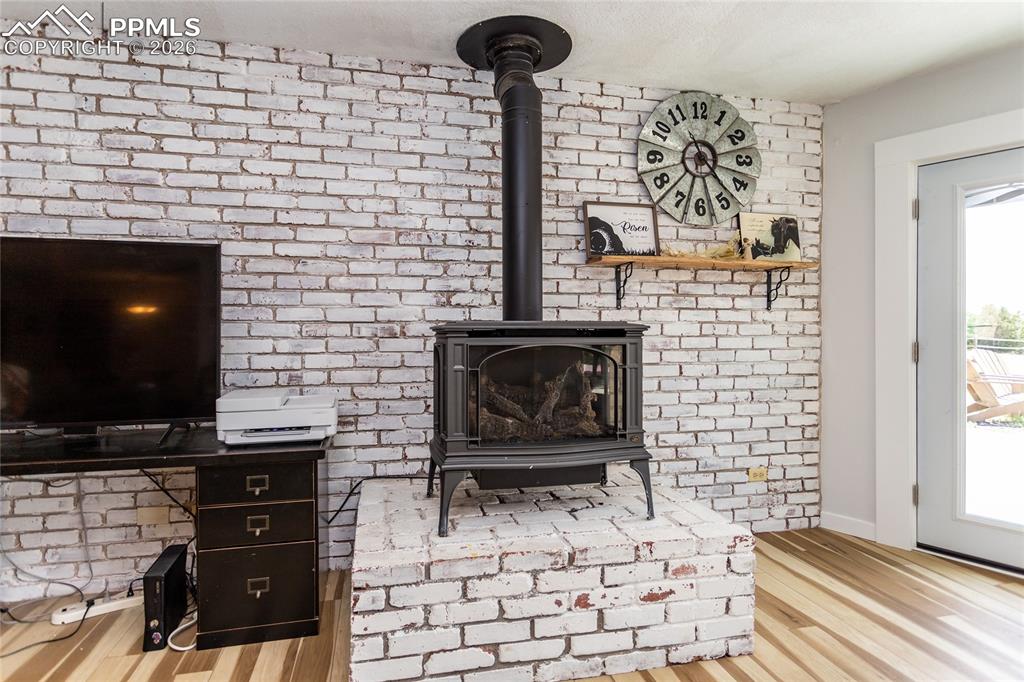 Image 10 of 32: Great Room