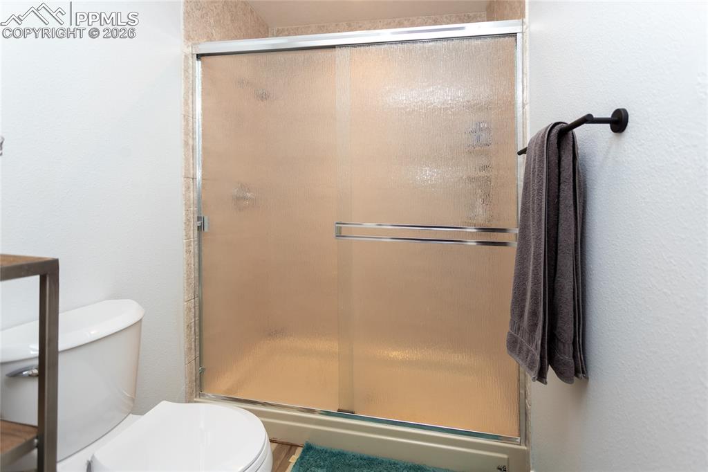 Image 15 of 32: Master Bathroom