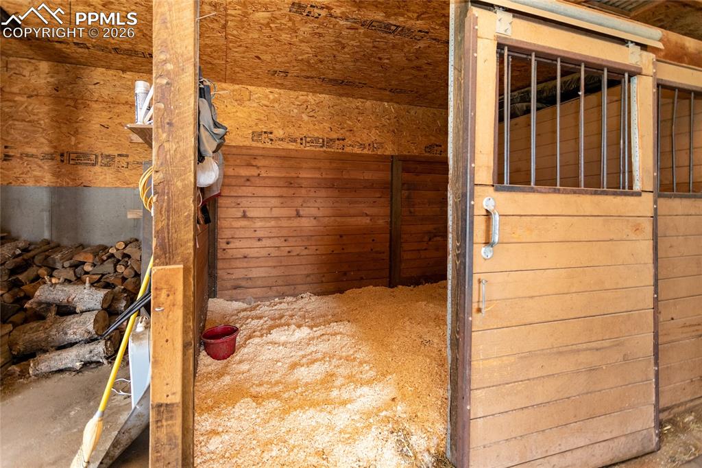 Image 28 of 32: Stable