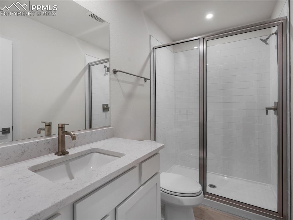 Image 9 of 34: Bathroom