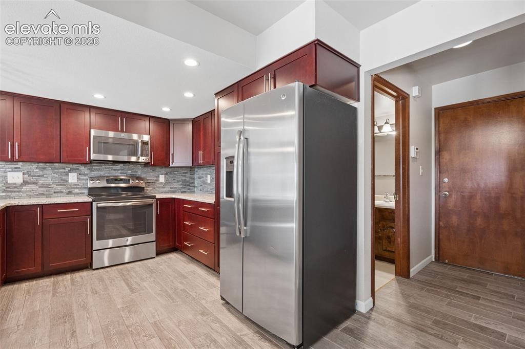 Image 10 of 34: Kitchen