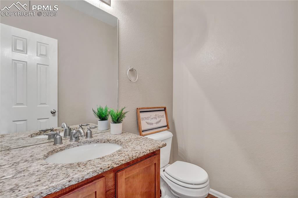 Image 18 of 40: Bathroom