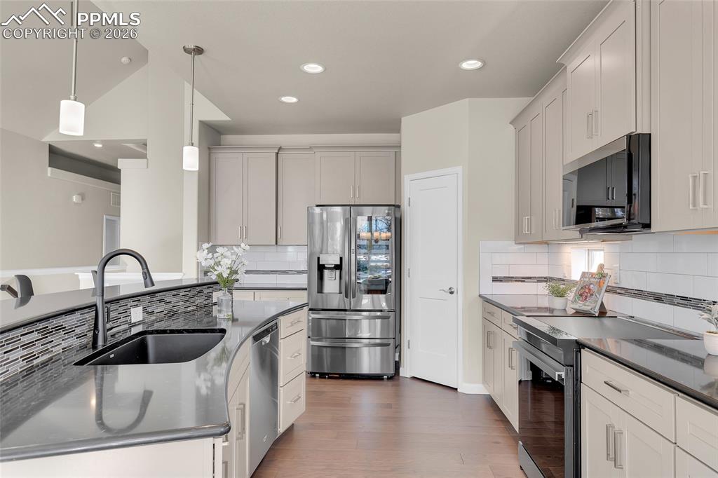 Image 11 of 37: Kitchen