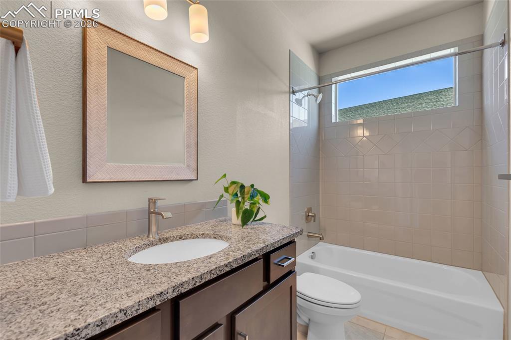 Image 25 of 37: Main Level Full Bath