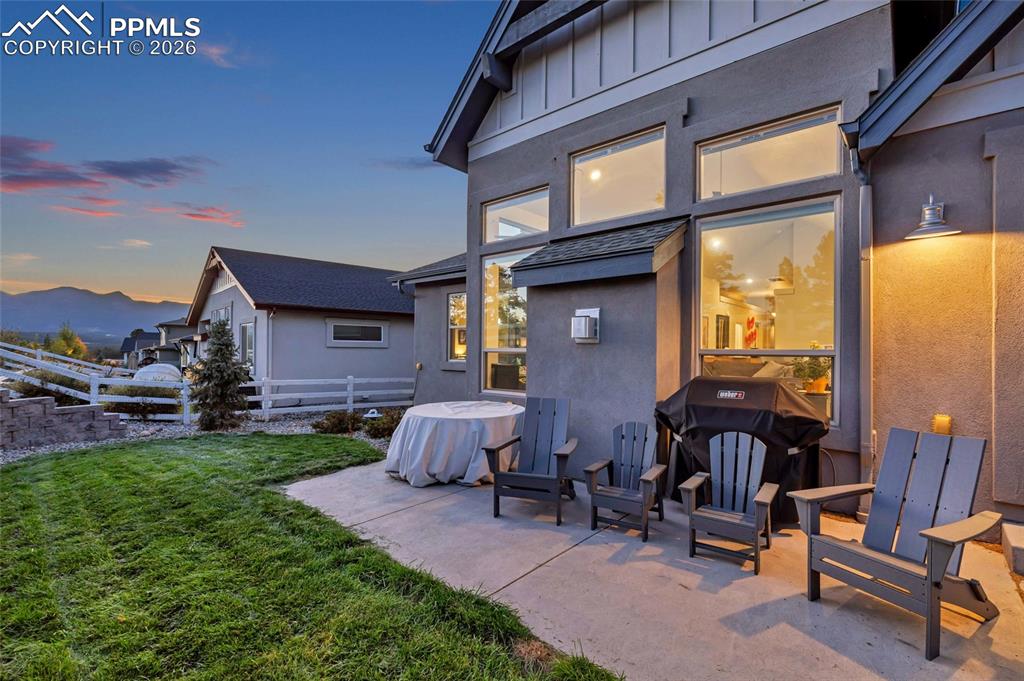 Image 30 of 37: Patio