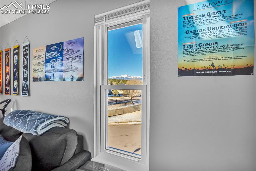 Image 7 of 13: Entry