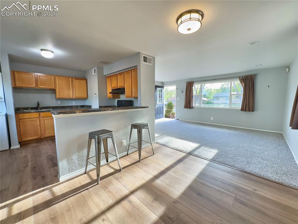 Image 4 of 15: Kitchen