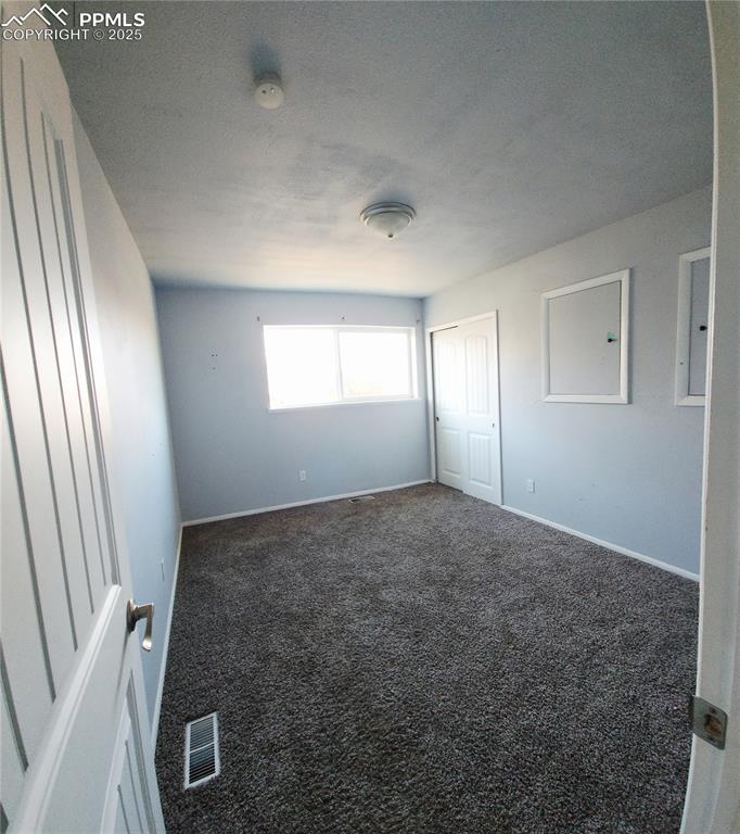 Image 16 of 25: 3rd upper bedroom