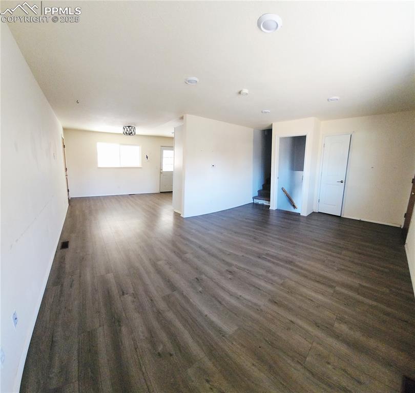 Image 6 of 25: living/dining combo