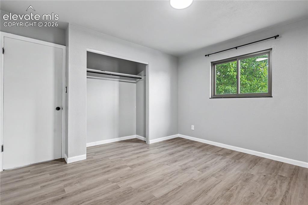 Image 11 of 28: Bedroom