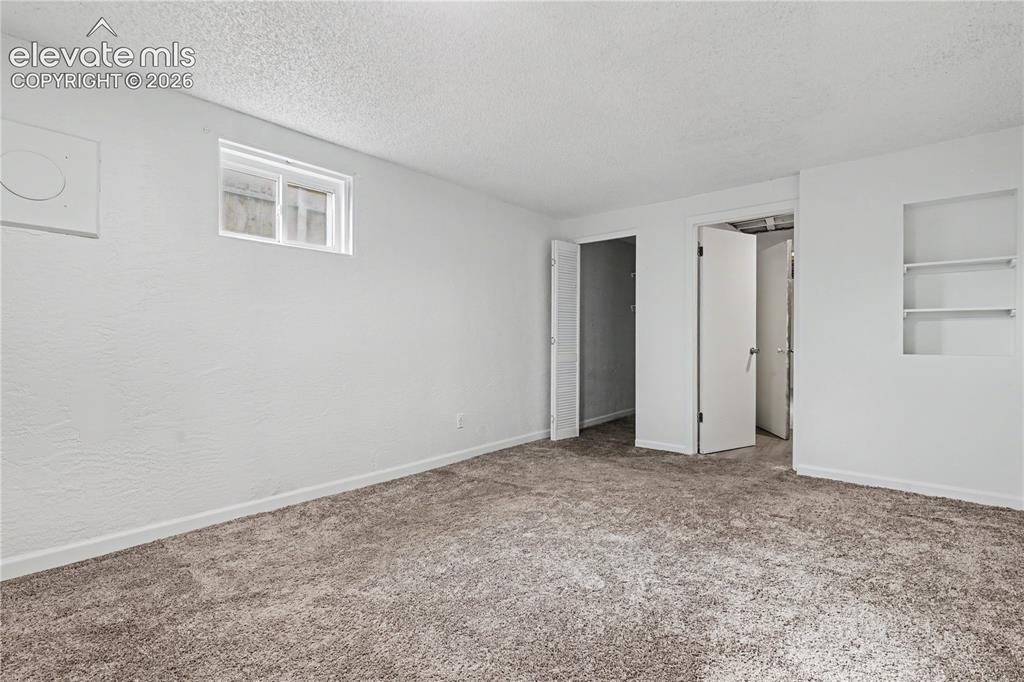 Image 17 of 28: Bedroom