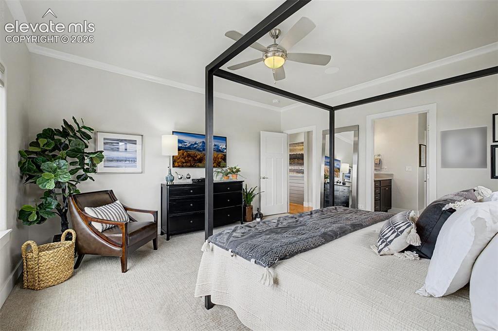 Image 22 of 49: Spacious enough to have a great reading space.