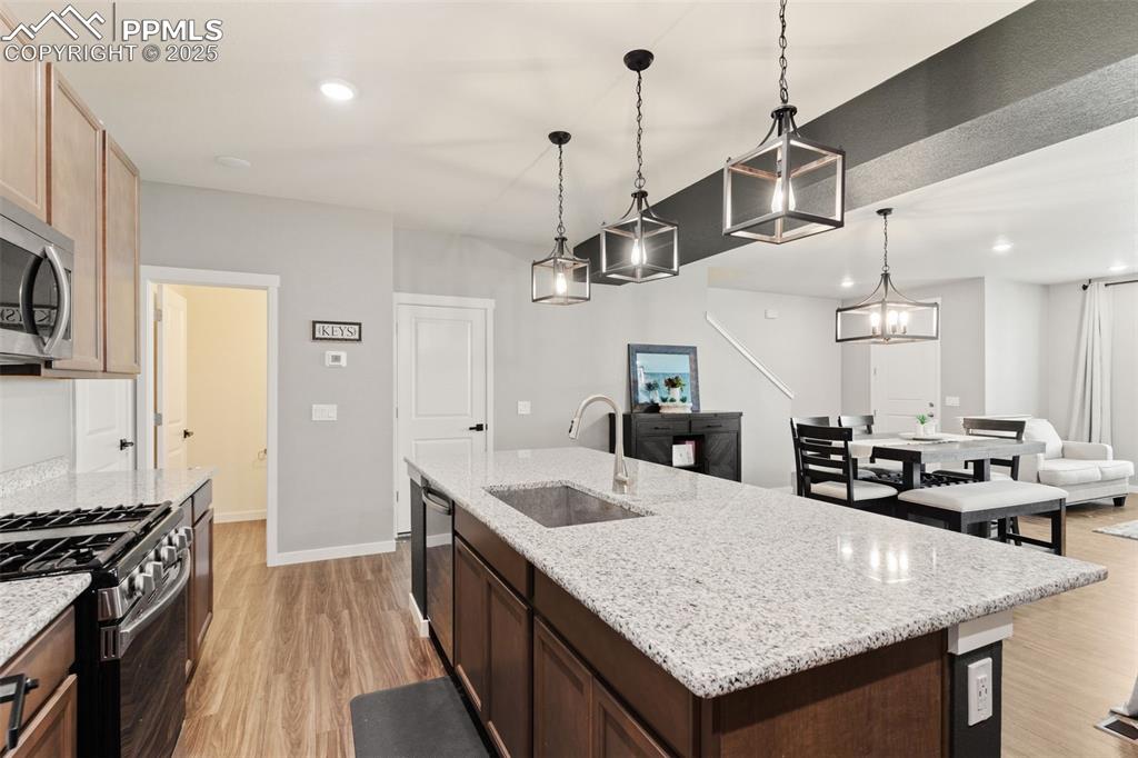 Image 10 of 26: Kitchen