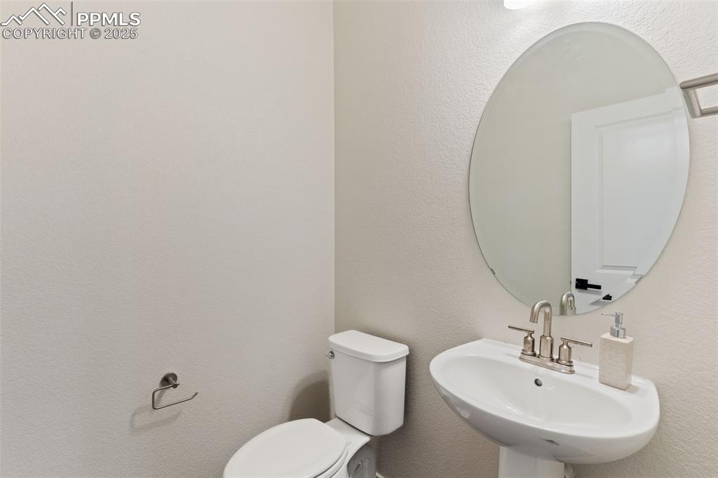 Image 12 of 26: Bathroom