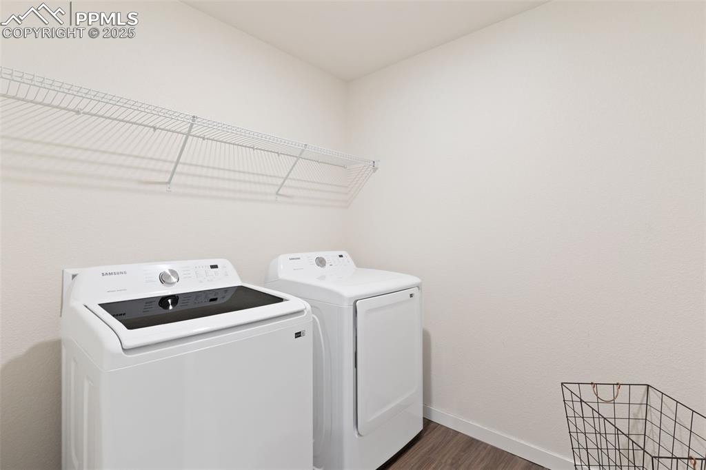 Image 13 of 26: Laundry