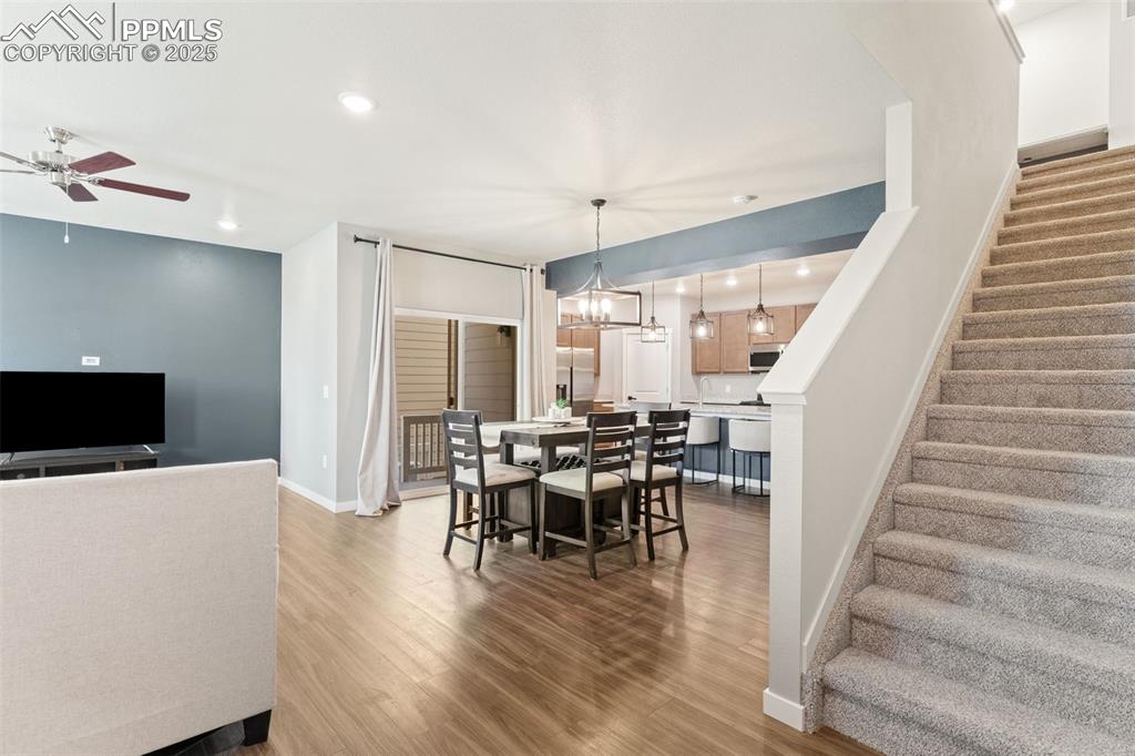 Image 3 of 26: Dining Area