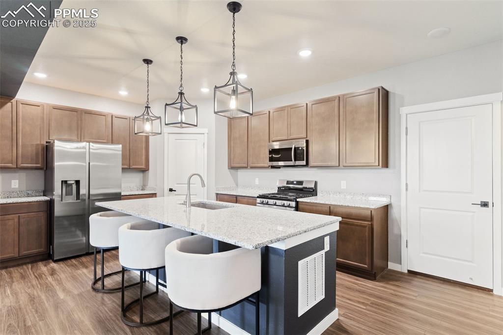 Image 9 of 26: Kitchen