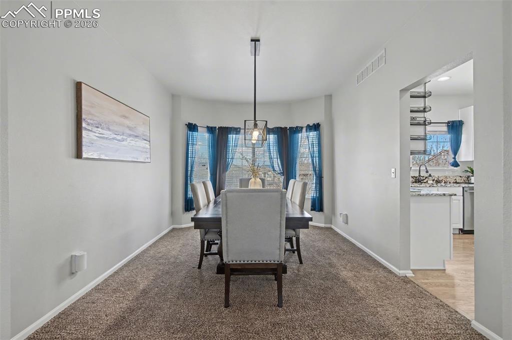 Image 9 of 39: Dining Area