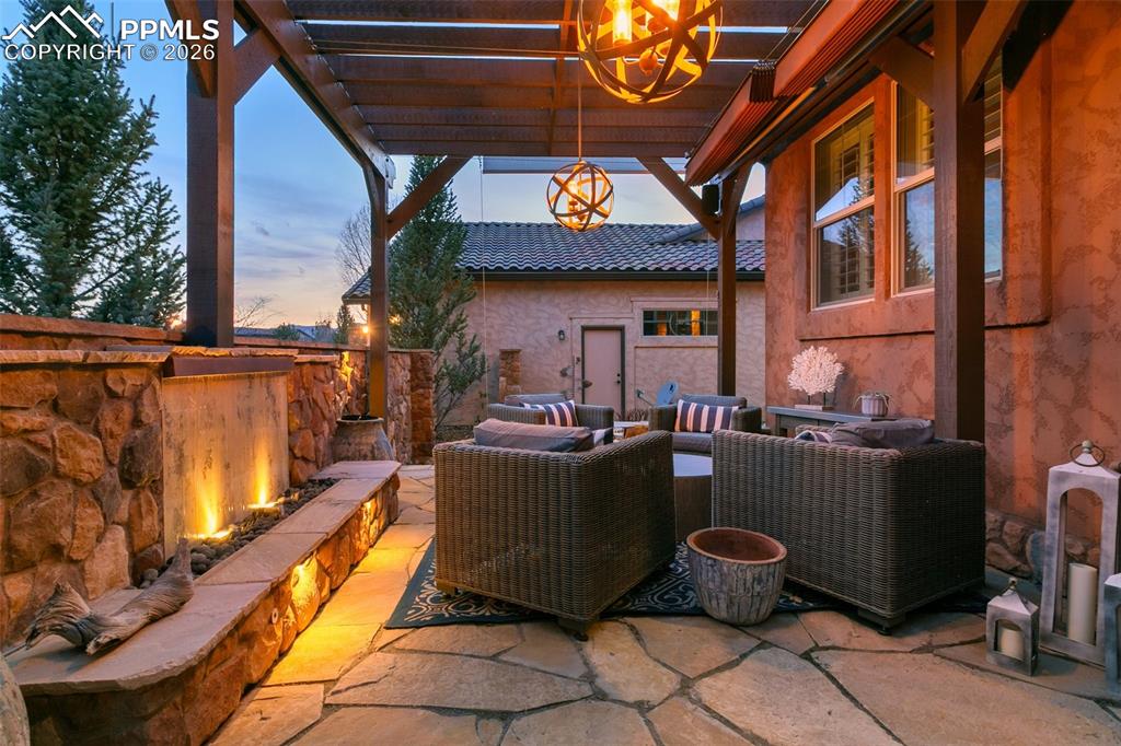 Image 5 of 45: Patio