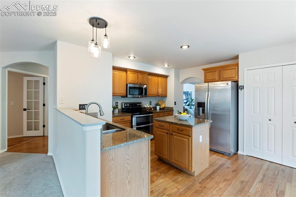 Image 7 of 39: Kitchen