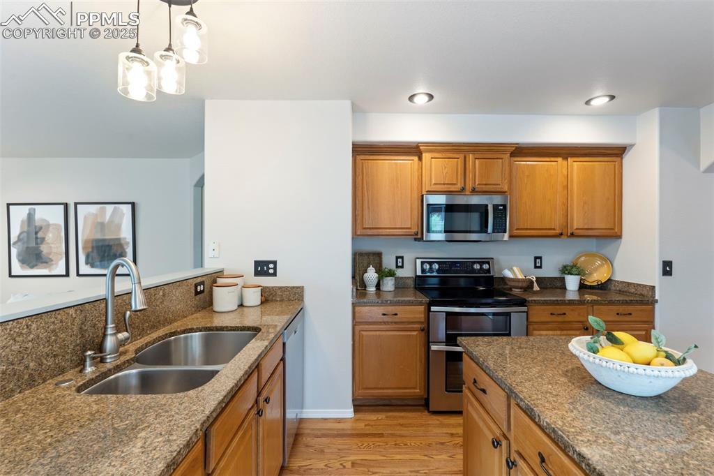 Image 8 of 39: Kitchen