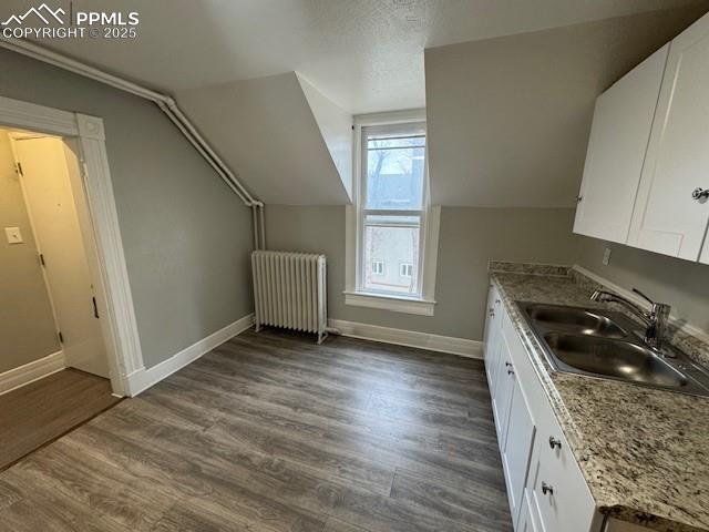 Image 6 of 20: Kitchen