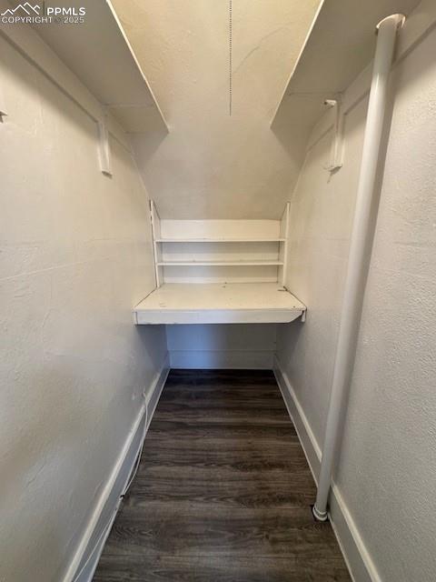 Image 7 of 20: Closet