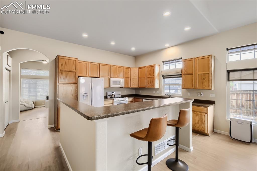Image 10 of 28: Kitchen