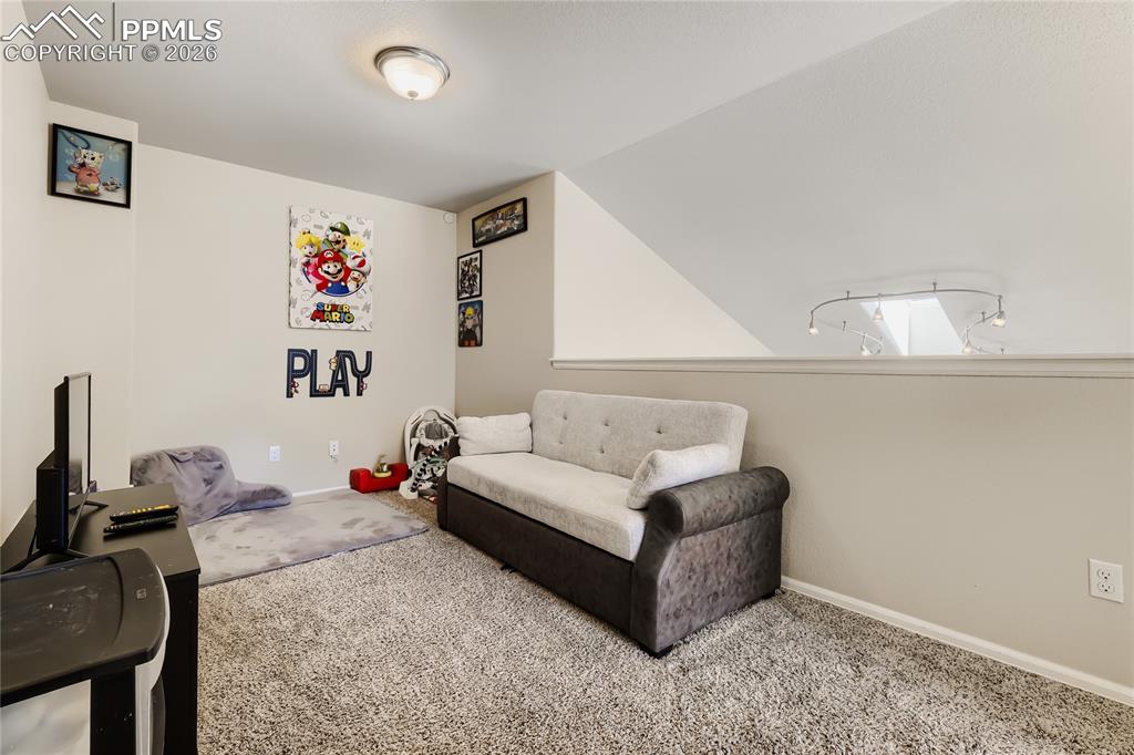 Image 6 of 28: Sitting Room